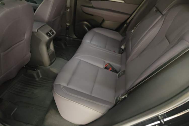 Used Buick Envision 2026 Model Equinox Plus 28T Two-Wheel-Drive Platinum Edition Left Rear Seat