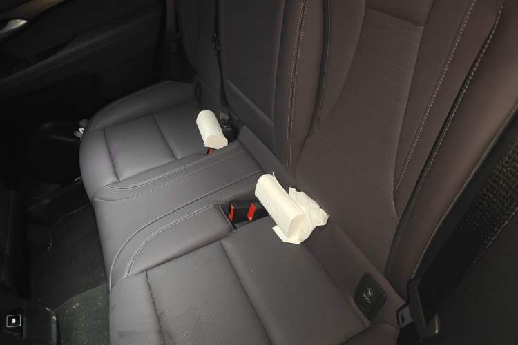 Used Buick Envision 2026 Model Equinox Plus 28T Two-Wheel-Drive Platinum Edition Left Rear Seat