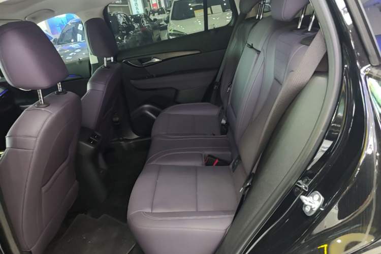 Used Buick Envision 2026 Model Equinox Plus 28T Two-Wheel-Drive Platinum Edition Left Rear Seat