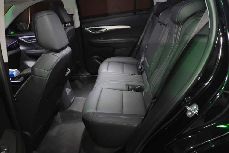 Used Buick Envision 2026 Model Equinox Plus Four-Wheel-Drive Avenir Aivia Left Rear Seat