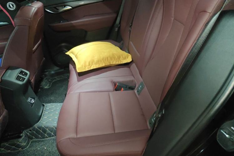 Used Buick Envision 2026 Model Equinox Plus 28T Two-Wheel-Drive Platinum Edition Left Rear Seat