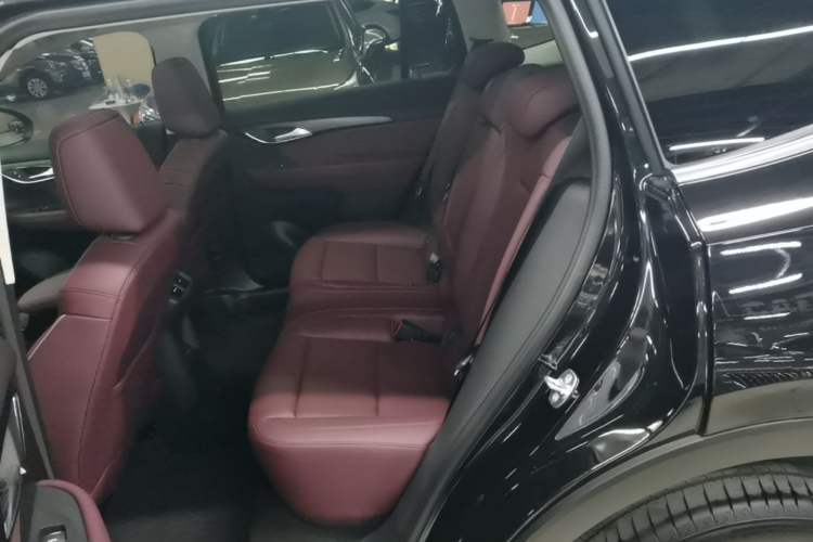 Used Buick Envision 2026 Model Equinox Plus 28T Two-Wheel-Drive Platinum Edition Left Rear Seat