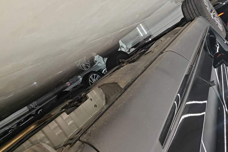 Used Buick Envision 2026 Model Equinox Plus 28T Two-Wheel-Drive Platinum Edition Left Side Sill