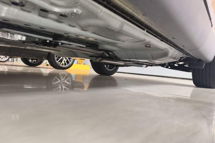 Used Buick Envision 2026 Model Equinox Plus 28T Two-Wheel-Drive Platinum Edition Left Side Sill