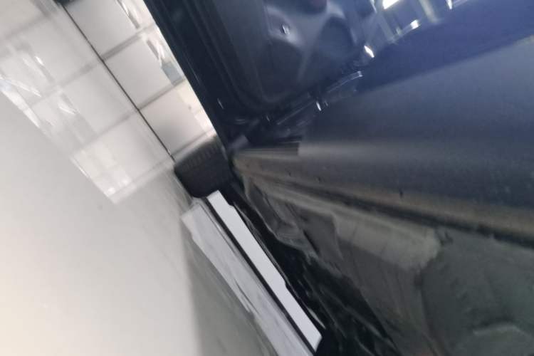 Used Buick Envision 2026 Model Equinox Plus 28T Two-Wheel-Drive Platinum Edition Left Side Sill