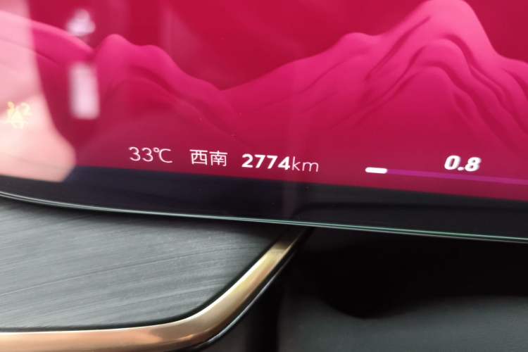 Used Buick Envision 2026 Model Equinox Plus Four-Wheel-Drive Avenir Aivia Odometer Close Up