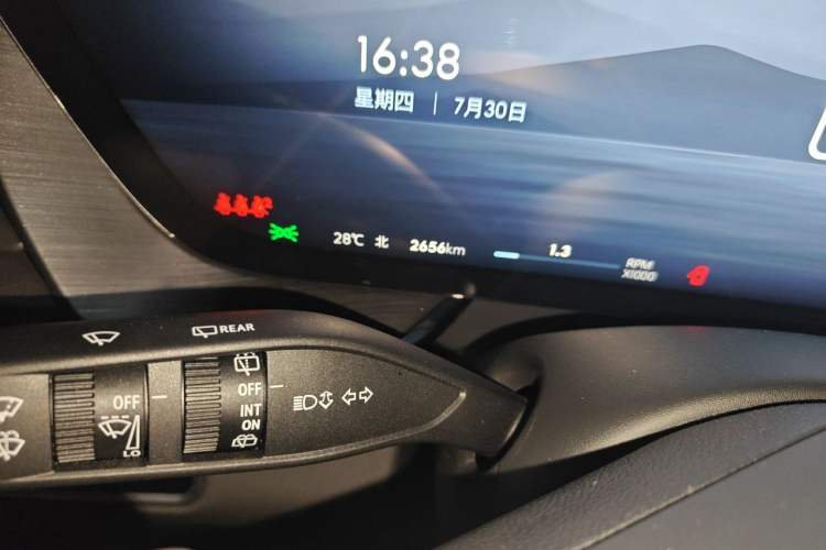 Used Buick Envision 2026 Model Equinox Plus 28T Two-Wheel-Drive Platinum Edition Odometer Close Up