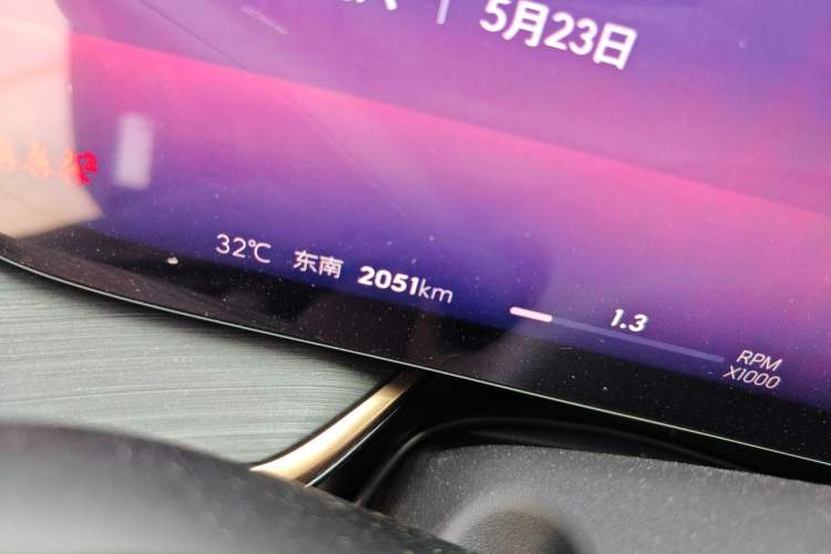 Used Buick Envision 2026 Model Equinox Plus Four-Wheel-Drive Avenir Aivia Odometer Close Up