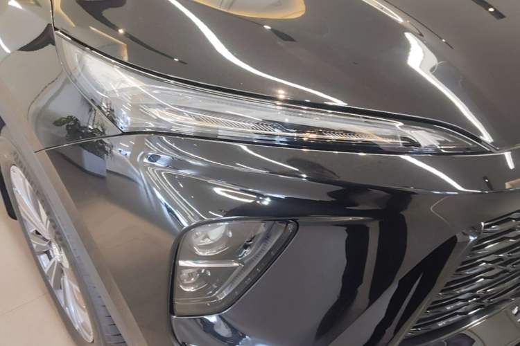 Used Buick Envision 2026 Model Equinox Plus 28T Four-Wheel-Drive Platinum Edition Right Front Headlight