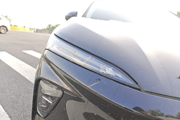 Used Buick Envision 2026 Model Equinox Plus 28T Two-Wheel-Drive Platinum Edition Right Front Headlight