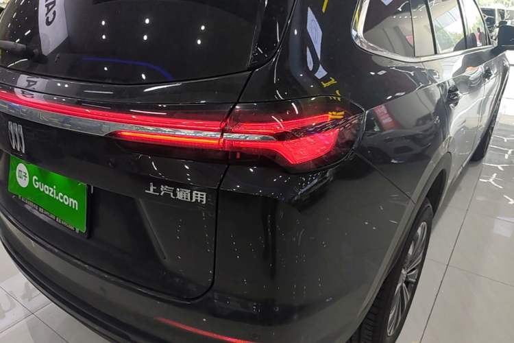 Used Buick Envision 2026 Model Equinox Plus 28T Two-Wheel-Drive Platinum Edition Right Rear Taillight
