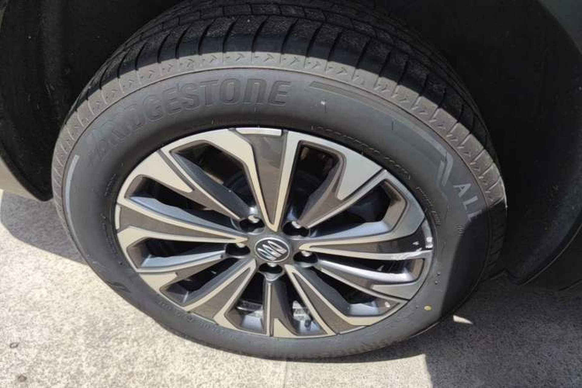 Used Buick Envision 2026 Model Equinox Plus 28T Four-Wheel-Drive Platinum Edition Right Rear Wheel Hub