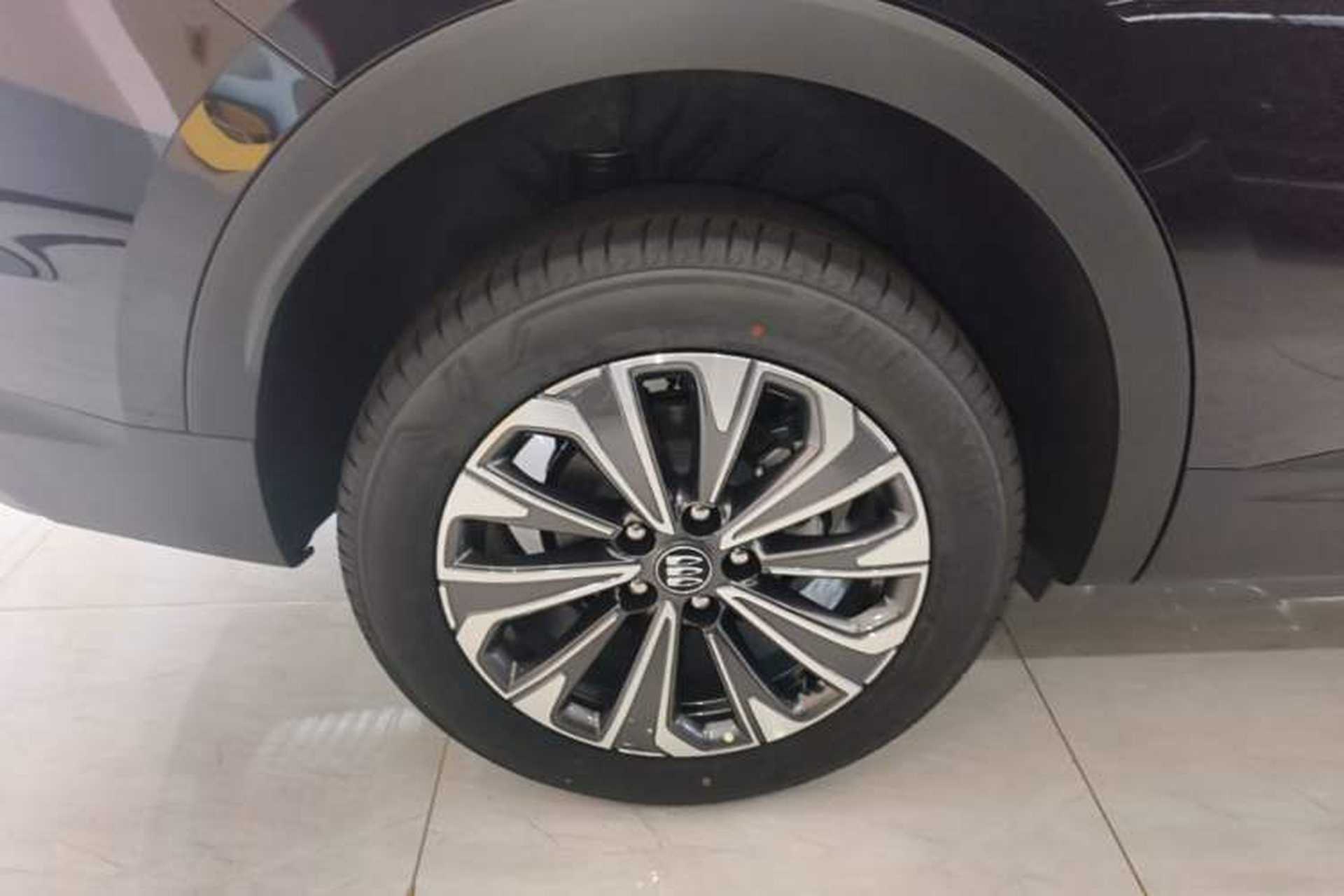 Used Buick Envision 2026 Model Equinox Plus 28T Two-Wheel-Drive Platinum Edition Right Rear Wheel Hub