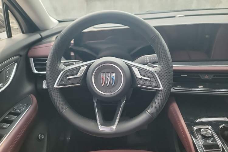 Used Buick Envision 2026 Model Equinox Plus 28T Two-Wheel-Drive Platinum Edition Steering Wheel