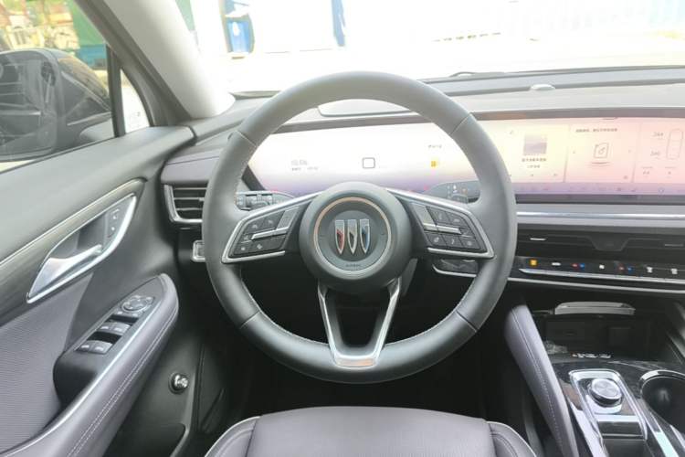 Used Buick Envision 2026 Model Equinox Plus 28T Two-Wheel-Drive Platinum Edition Steering Wheel