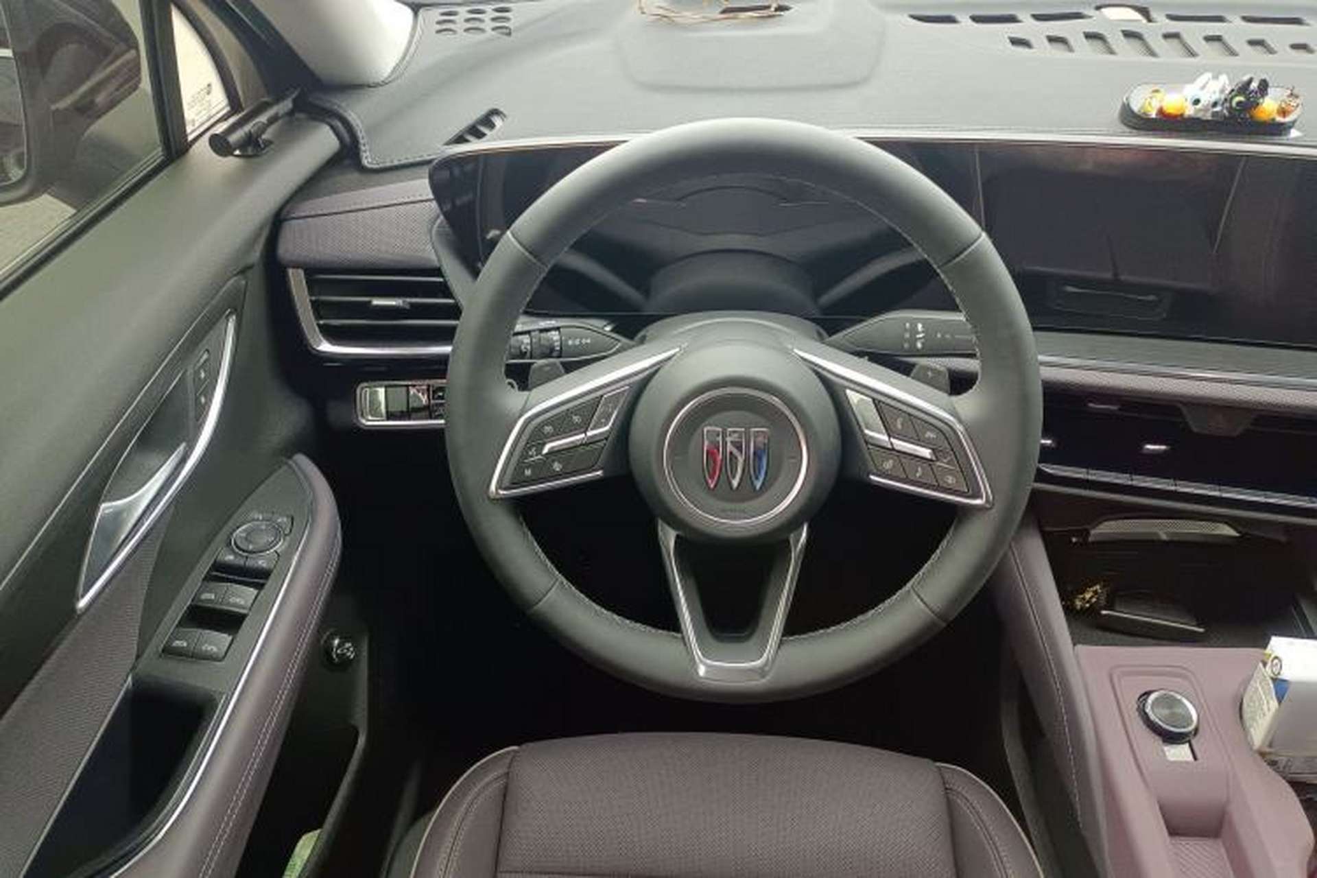 Used Buick Envision 2026 Model Equinox Plus 28T Two-Wheel-Drive Platinum Edition Steering Wheel