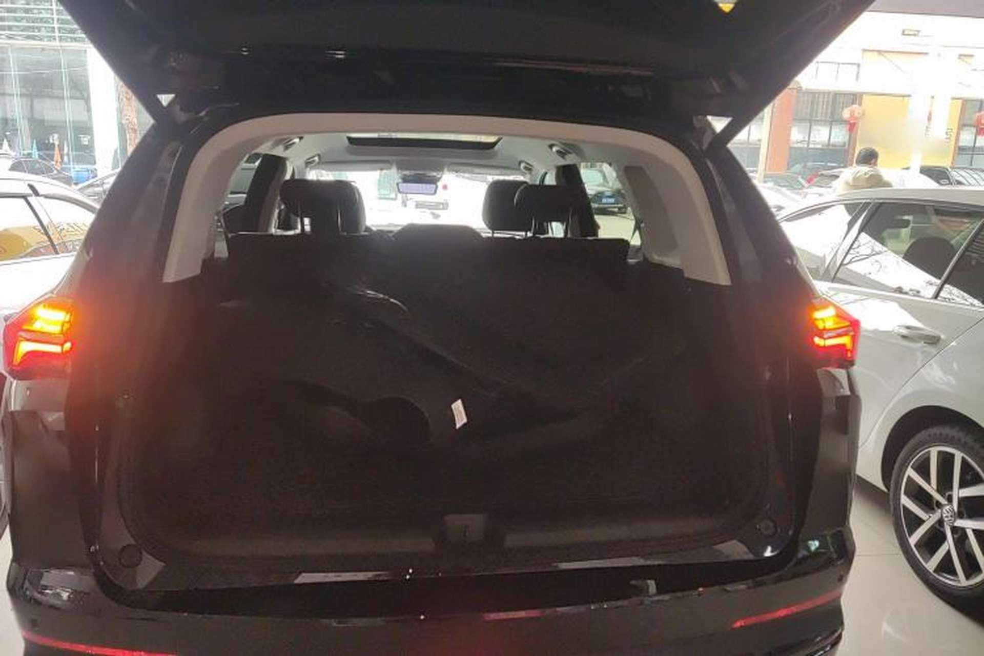 Used Buick Envision 2026 Model Equinox Plus 28T Two-Wheel-Drive Platinum Edition Trunk
