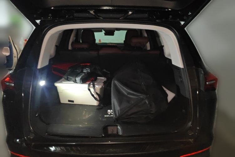 Used Buick Envision 2026 Model Equinox Plus 28T Two-Wheel-Drive Platinum Edition Trunk