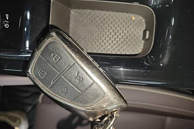 Used Buick Envision 2026 Model Equinox Plus 28T Two-Wheel-Drive Platinum Edition Vehicle Key