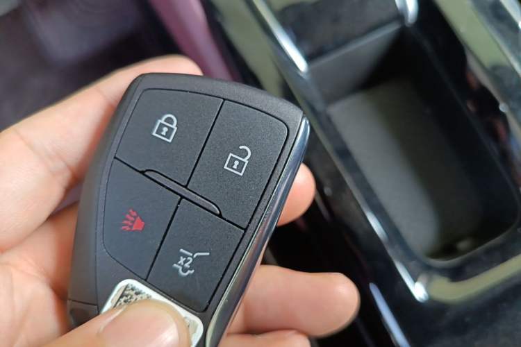 Used Buick Envision 2026 Model Equinox Plus 28T Two-Wheel-Drive Platinum Edition Vehicle Key