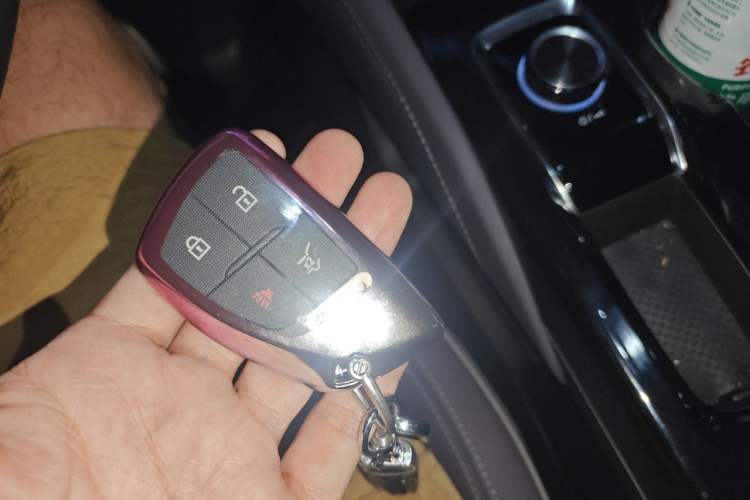 Used Buick Envision 2026 Model Equinox Plus 28T Two-Wheel-Drive Platinum Edition Vehicle Key