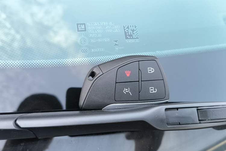 Used Buick Envision 2026 Model Equinox Plus 28T Two-Wheel-Drive Platinum Edition Vehicle Key