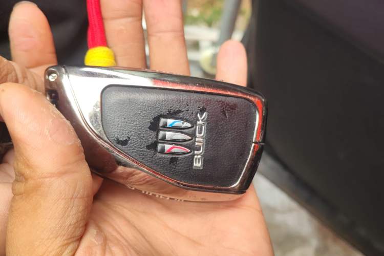Used Buick Envision 2026 Model Equinox Plus 28T Two-Wheel-Drive Platinum Edition Vehicle Key
