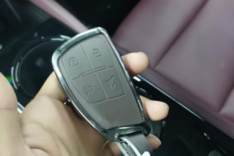 Used Buick Envision 2026 Model Equinox Plus 28T Two-Wheel-Drive Platinum Edition Vehicle Key