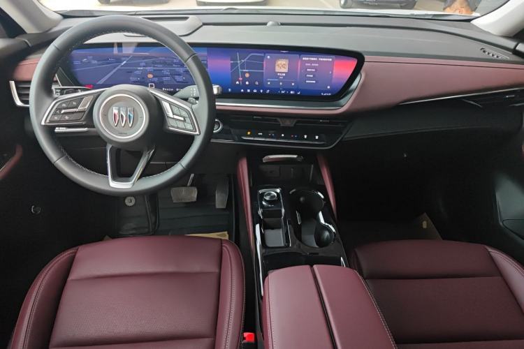 Used Buick Envision 2026 Model Range: Equinox S 25T Enjoyment Platinum Edition Center Console