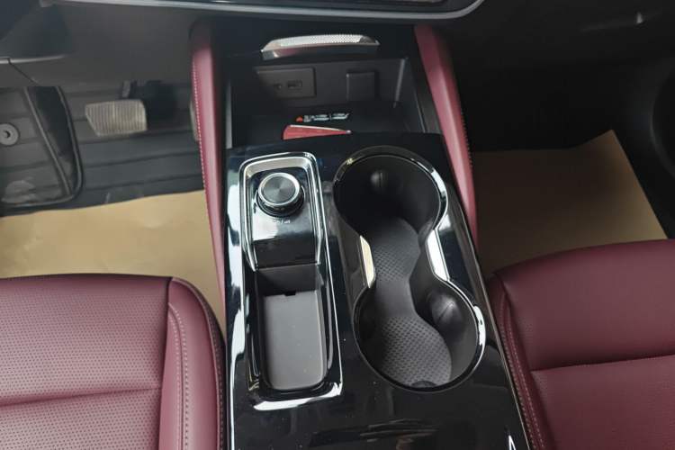 Used Buick Envision 2026 Model Range: Equinox S 25T Enjoyment Platinum Edition Gear Lever
