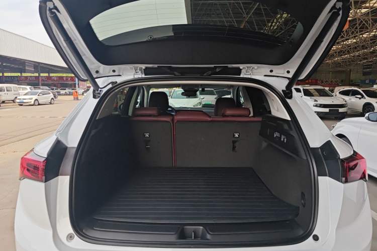 Used Buick Envision 2026 Model Range: Equinox S 25T Enjoyment Platinum Edition Trunk