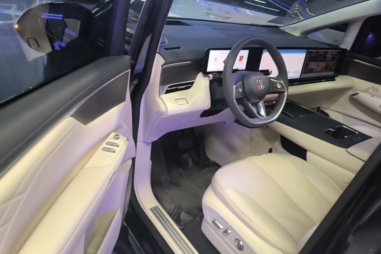 Used Buick Envision Family 2026 Luxury Edition Driver Seat