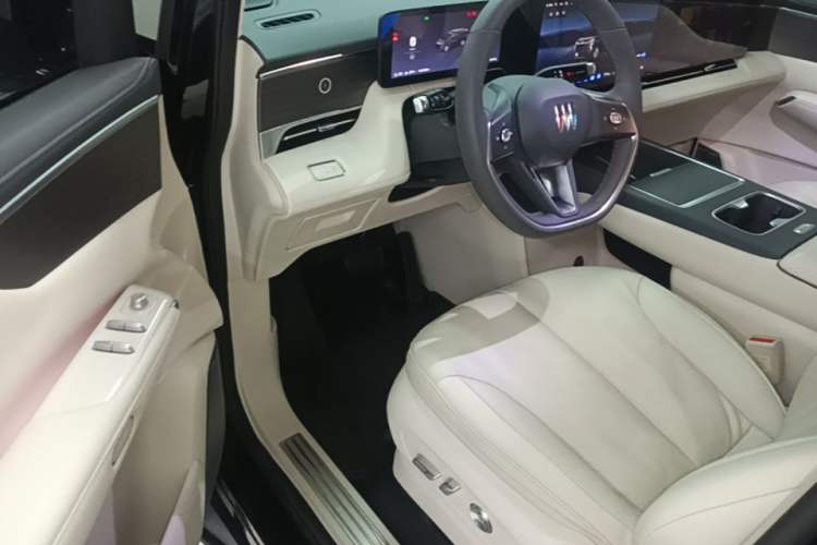 Used Buick Envision Family 2026 Luxury Edition Driver Seat