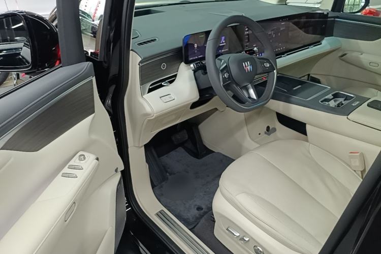 Used Buick Envision Family 2026 Luxury Edition Driver Seat