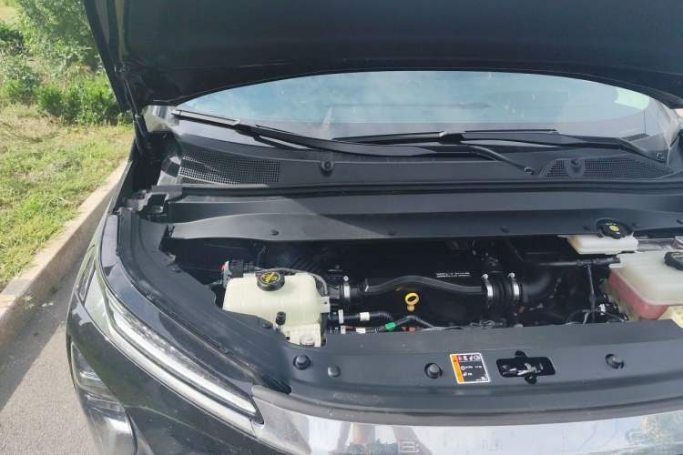 Used Buick Envision Family 2026 Luxury Edition Engine Bay Right