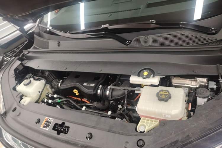 Used Buick Envision Family 2026 Luxury Edition Engine Bay