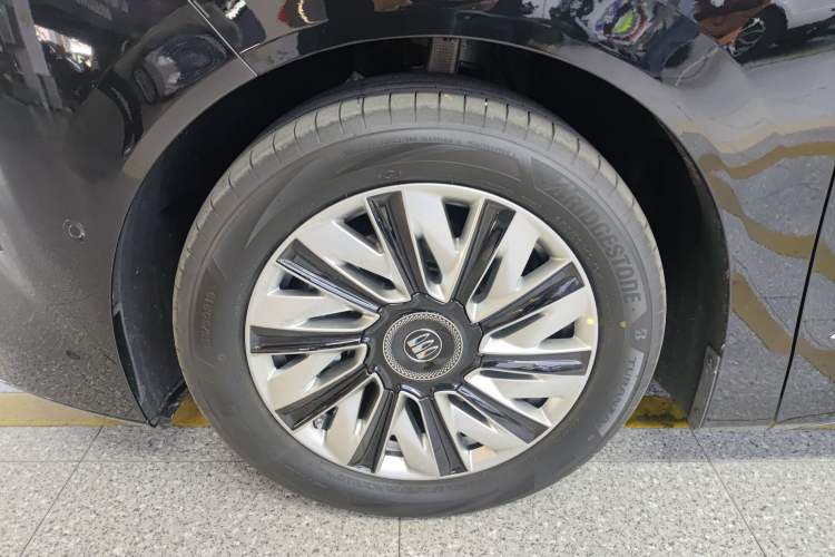 Used Buick Envision Family 2026 Luxury Edition Exterior 4