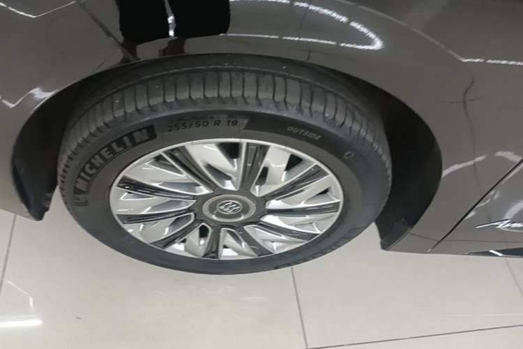 Used Buick Envision Family 2026 Luxury Edition Exterior 4