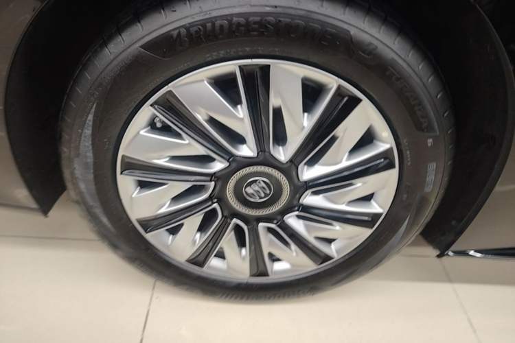 Used Buick Envision Family 2026 Luxury Edition Exterior 5