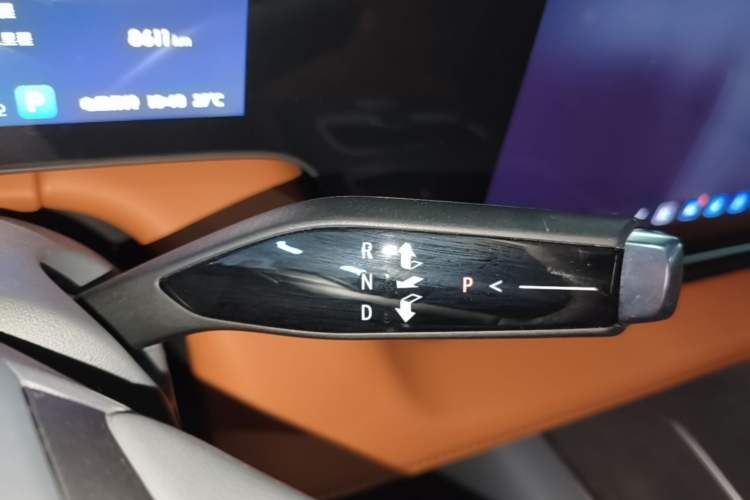 Used Buick Envision Family 2026 Luxury Edition Gear Lever