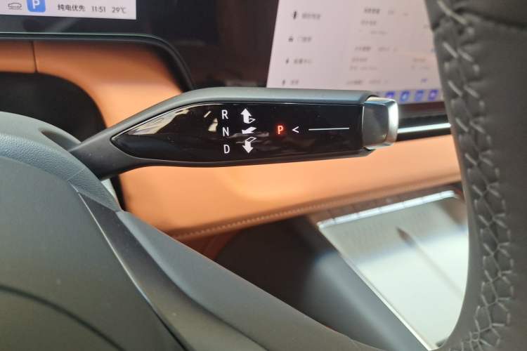 Used Buick Envision Family 2026 Luxury Edition Gear Lever