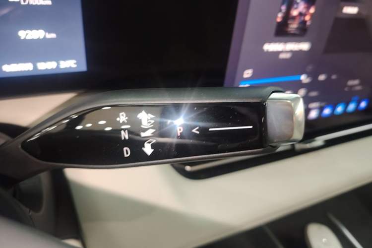 Used Buick Envision Family 2026 Luxury Edition Gear Lever
