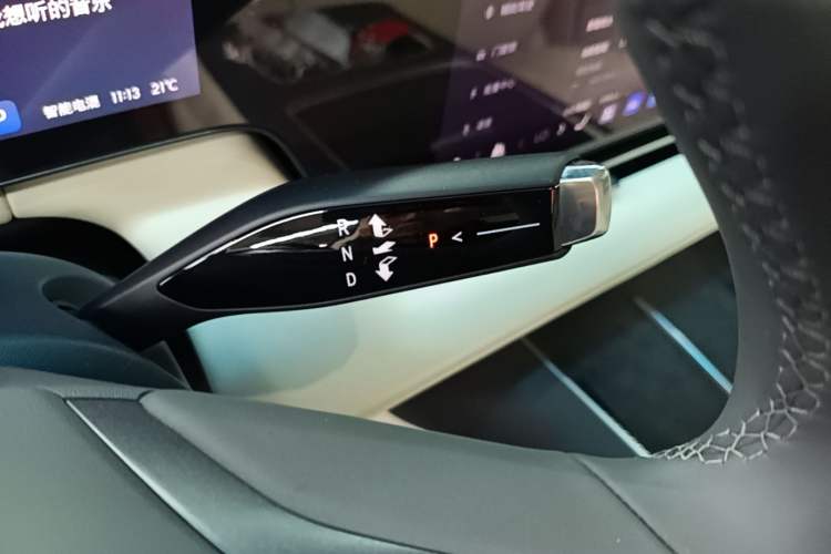 Used Buick Envision Family 2026 Luxury Edition Gear Lever