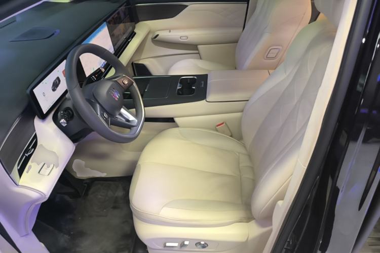 Used Buick Envision Family 2026 Luxury Edition Left Front Seat