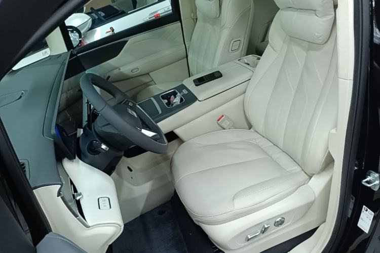 Used Buick Envision Family 2026 Luxury Edition Left Front Seat
