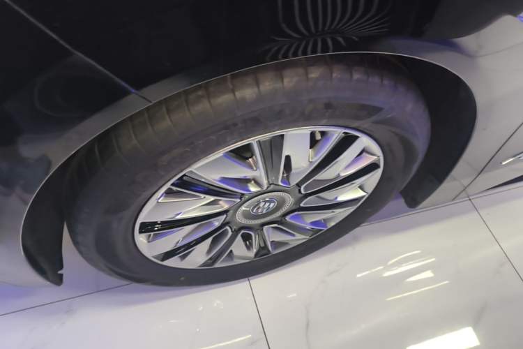 Used Buick Envision Family 2026 Luxury Edition Left Front Wheel Hub