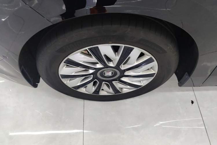 Used Buick Envision Family 2026 Luxury Edition Left Front Wheel Hub