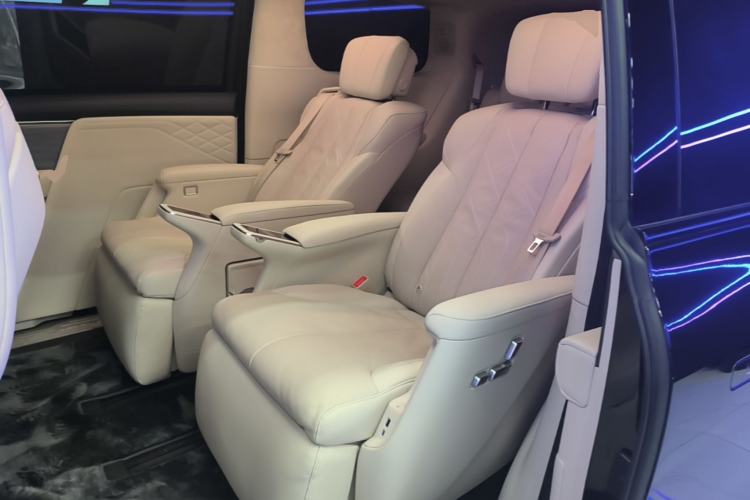Used Buick Envision Family 2026 Luxury Edition Left Rear Seat