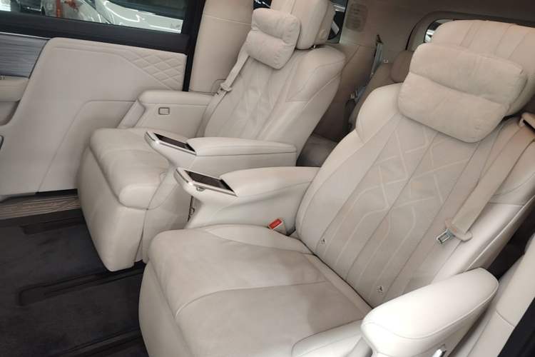 Used Buick Envision Family 2026 Luxury Edition Left Rear Seat