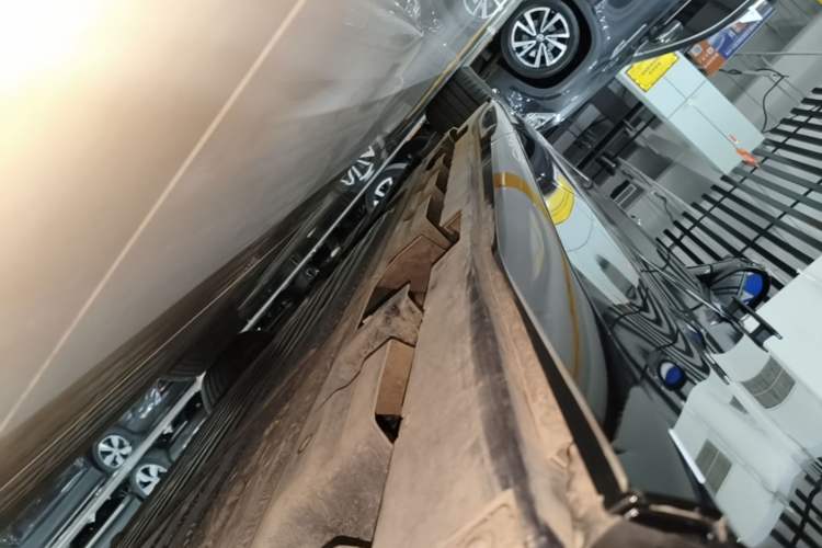 Used Buick Envision Family 2026 Luxury Edition Left Side Sill